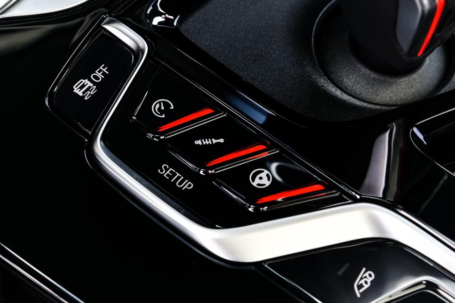 Детали интерьера BMW X4 M Competition (F98) 2019 года  (NA) (фото 104 из 175)
